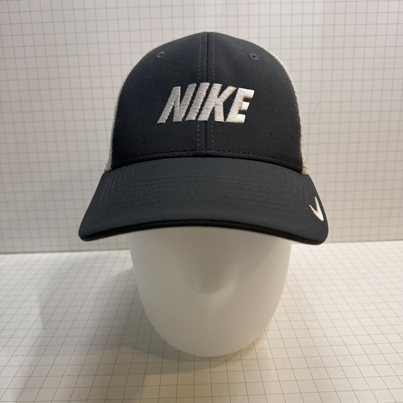Nike Golf Hat Cap Strapback White Swoosh ML Golf Navy Blue DriFit Legacy91